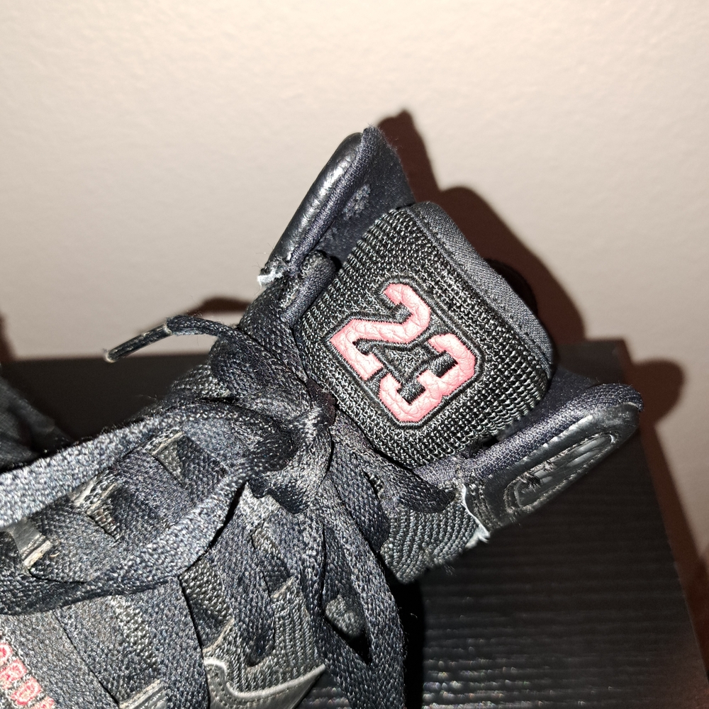 Kids Black & Red Jordan Basketball Shoes with '23' Accent. Size 4Y - Picture 4 of 16